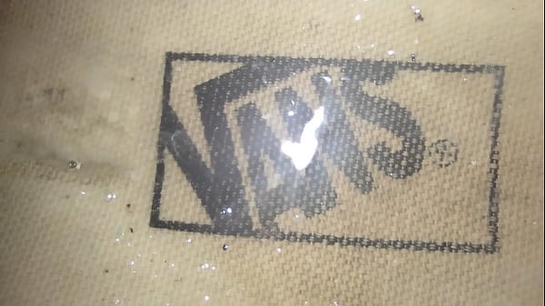 Nonton 15 Loads In Little Sneakers thumbnail