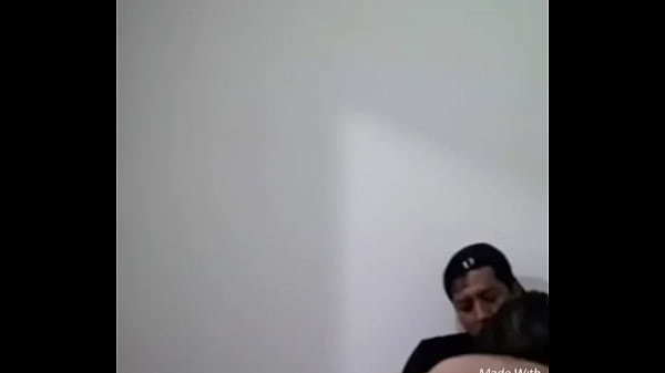 mi prima me la chupa cuando no estan sus padres 