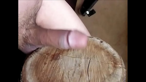 Play MP4 - 陰茎の鉄パイプ滅多打ち