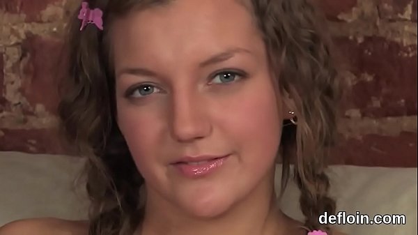 Deflowering of sensual girl spread fuckbox and_pleasing