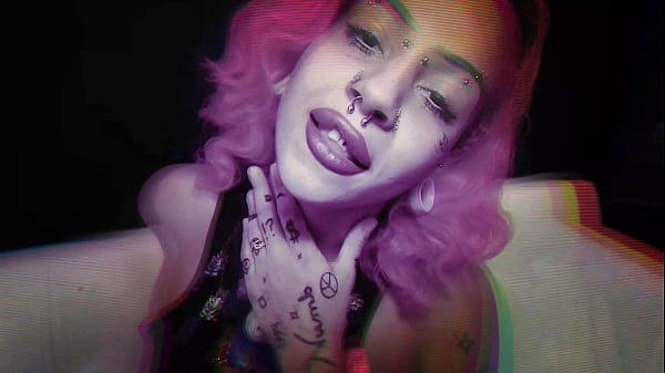 Tattooed nali marie offers her body for a good fuck 