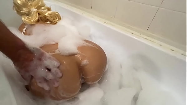 The step son went to his mom bath and helped towash Anal and blowjob
