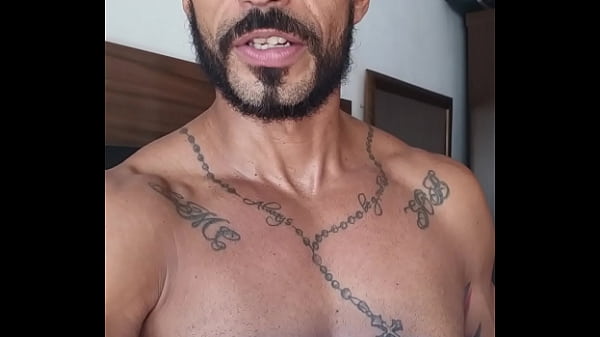 Play MP4 - VINNY BURGOS  Now at XVIDEOS