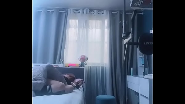 Asi&aacute;tica Magrinha Deixa A Calcinha Aparecer thumbnail