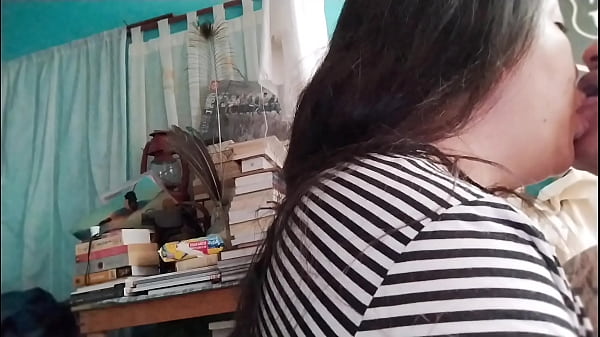 Mi primo vino por mi para irnos a una fiesta no aguantamos y terminamos follando me monte en su verga despu&eacute;s de mamarla rico 69 