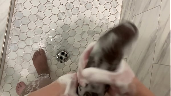 Horny Stepdaughter_listens_to stepdad fuck_her mom_to sleepthen sneaks into the bathroom to showerwith him