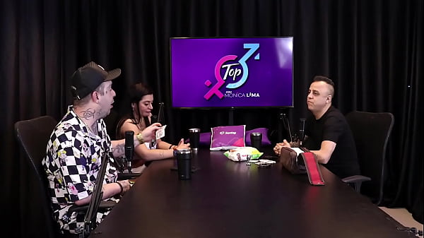 Com Sua Bolsinha De Cobrador De Onibus Rei Do Dogging Coloca Monica Lima Na Rola - Corno Observa Do Outro Lado Da Mesa E Goza Sem Ao Menos Se Tocar Completo No Red thumbnail