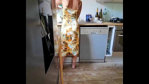 Nonton Mon Demi-fr&egrave;re Ce Pervers! Depuis Qu'il Nous A Rejoint Dans La Maison De ... thumbnail