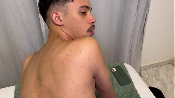 NOVINHO APERTADINHO DANDO PARA O ERICK DIAZ SOCOU SEM D&Oacute; AT&Eacute; N&Atilde;O AGUENTAR MAIS 