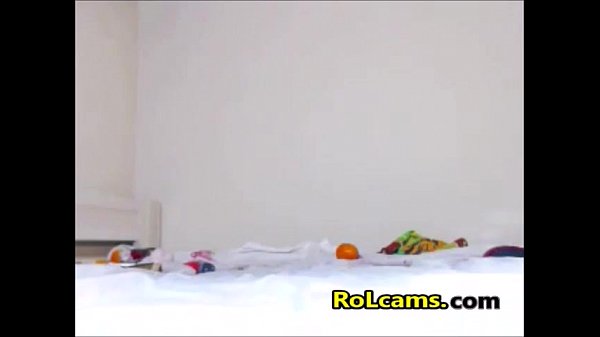 Tattoed_brunetteteen pussy toying