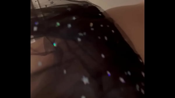 CARNAVAL, marido cuckold assiste pela fresta vagabunda meter_com outro. Completo no RED