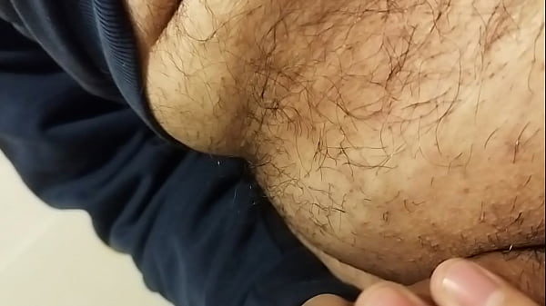 Est&aacute_ ma&ntilde_ana engarrotado precum