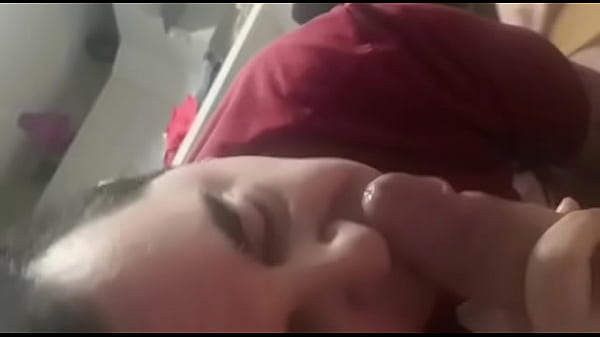 Play MP4 - Mi macho se corre en mi boca&period;