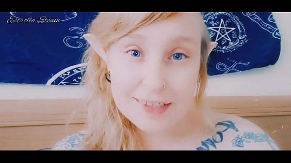 Estrellasteam Dresses As An Elf And Stares At You thumbnail