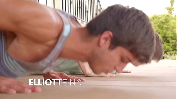 Play MP4 - NextDoorBuddies - Fitness Instructor Gets Handsy