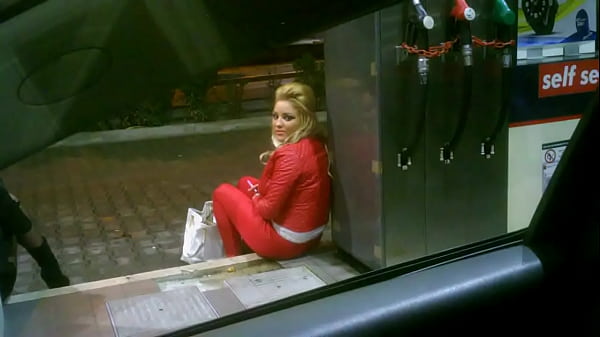 Play MP4 - Prostituta Italia 19 - cam69chat&period;club