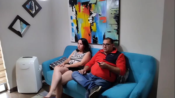 Nonton Stepdaughter And Stepfather Watch A Movie On The Couch And End Up Fucking thumbnail