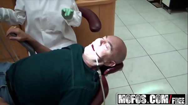 Play MP4 - I Know That Girl - Dentists Understand Oral starring  Britney Beth