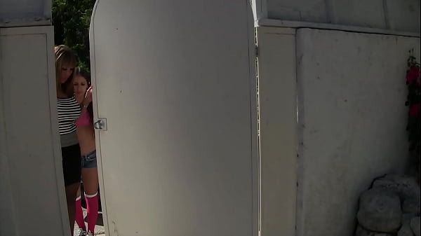 Nonton Not To Mention Getting Her Face Splattered With Two Messy Blasts Of Cum thumbnail