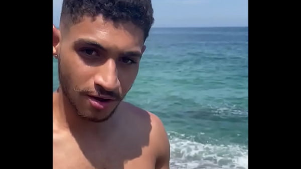 Play MP4 - Novinho se exibindo na praia do Abric&oacute; Higor Linz