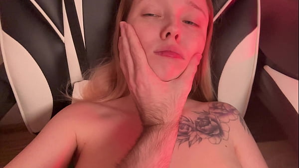 Hot girl with perfect body gives incredible blowjob and gets fucked