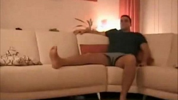 Nonton Amateur Milf Gets Fucked On Sofa Erzulia.com thumbnail