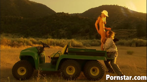 Pornstar Cassie Courtland Fucked Outdoors And Gets A Cumshot from_Evan Stone