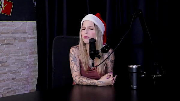 Safada se masturba ap&oacute;s dizer que tem vontade de fazer m&eacute;nage nunca foi em casa de swing gosta de uns tapas e perdeu a virgindade com baby fire watch sheer red 