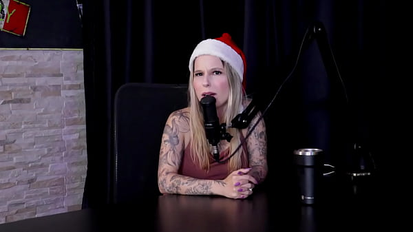 Safada se masturba ap&oacute;s dizer que tem vontade de fazer m&eacute;nage nunca foi em casa de swing gosta de uns tapas e perdeu a virgindade com baby fire watch sheer red 