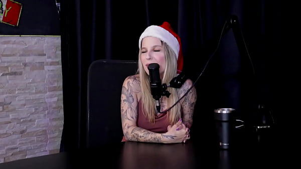 Safada se masturba ap&oacute;s dizer que tem vontade de fazer m&eacute;nage nunca foi em casa de swing gosta de uns tapas e perdeu a virgindade com baby fire watch sheer red 