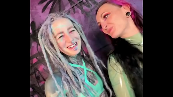 Nonton We Need Someone Who Can Beatbox So We Can Dance! ??can You Drop A Beat For Us?#beatbox #dance #rhythmandmoves #psy... thumbnail