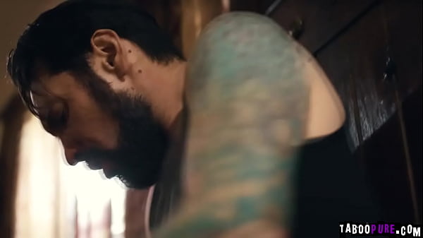 Osa Lovely having sex_with her client to get the deal