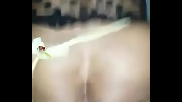 Play MP4 - PUTONA GALOPANDO COM FOR&Ccedil;A NO PELO