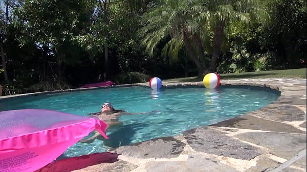 Blonde Teen Jonni Hennessy Fucking For Internal Creampie thumbnail