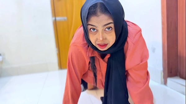 Beautiful Stepmom Wear Black Panty Shirt & Clean My Room But She Stuck Under Bed & Want Big Ass Fuck thumbnail