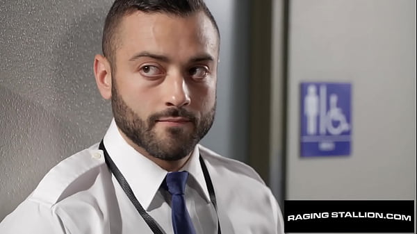Play MP4 - Hot Pilot Random Bathroom Hook-up wt Sexy Businessman - Drew Valentino&comma; Brogan - RagingStallion