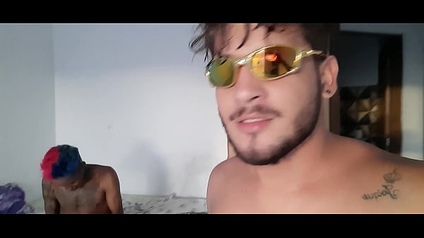 Play MP4 - Largado e Pelado &num;1