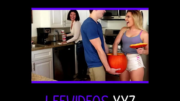 Play MP4 - Surpreendendo a irm&atilde; no Halloween