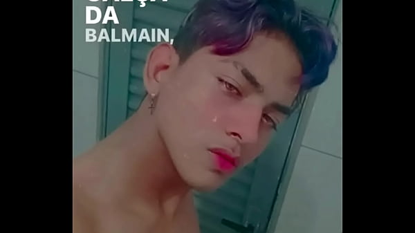 Um v&iacute;deo normal sem pornografia a &uacute;nica conta q n&atilde;o posta esse tipo de coisa ksksk 