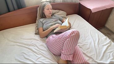 Nonton The Wife Caresses Her Juicy, Wet Pussy Until Exhaustion thumbnail