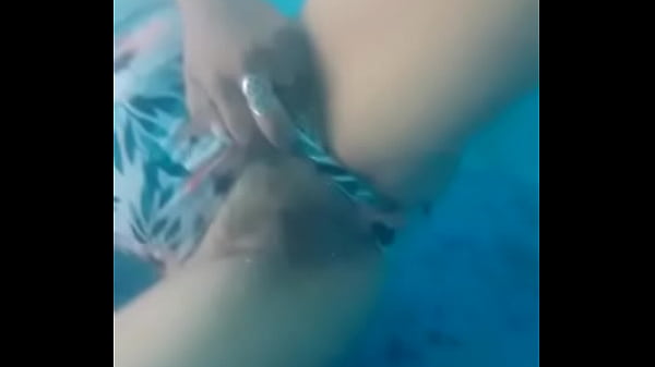 Un poco caliente en una alberca