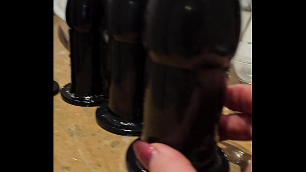Large sextoy anal fuck 