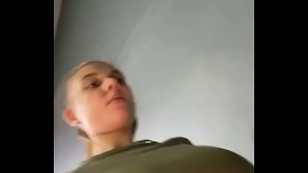 Play MP4 - Gym girl training and play with herself