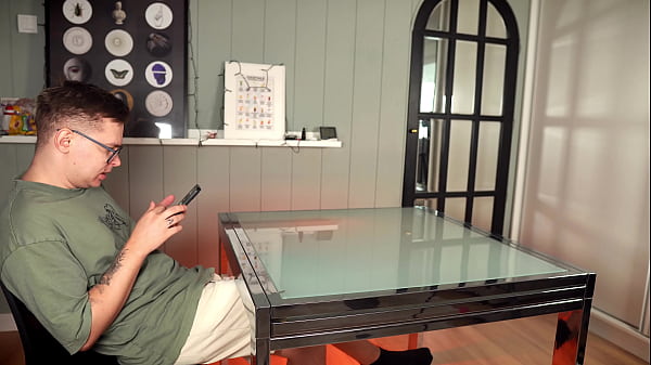 Nonton Redhead Delivery Girl Steals My Pizza And Gets Fucked As Punishment thumbnail