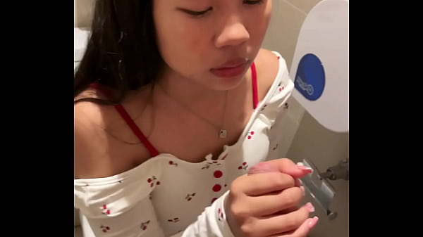 Play MP4 - 18 years old Asian girl sucked my in public restroom&comma; HUGE cumshot on her face