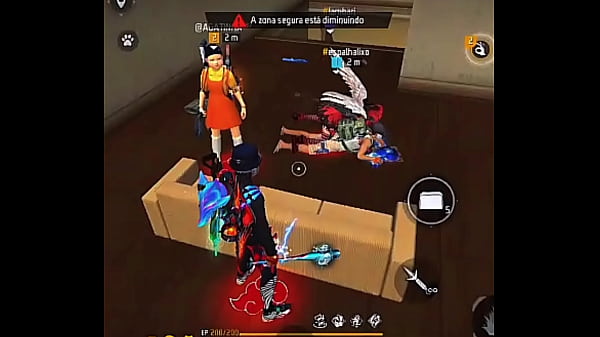 Nonton Safada Mama Tr&ecirc;s Garotos E Gosta De Dar Muito Pros Novinhos thumbnail