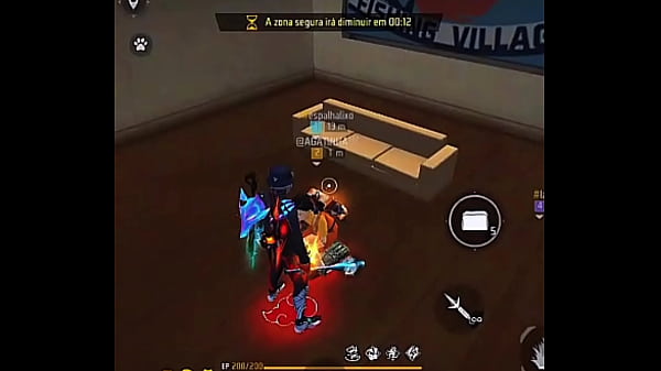 Safada mama tr&ecirc;s garotos e gosta de dar muito pros novinhos 