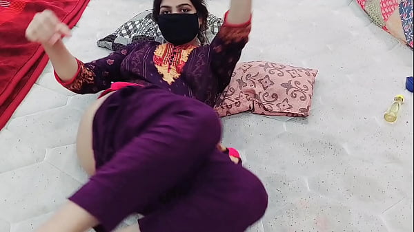 Play MP4 - Sobia Nasir Showing Nude Body Striptease