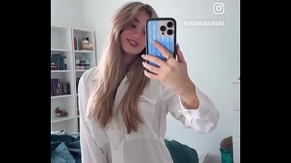 Play MP4 - Can I wear your work shirt to bed