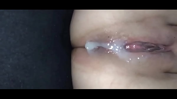 Novinha Explorando Para O Namorado N&atilde;o Gozar Dentro Dela, Tem Medo De Engravidar thumbnail